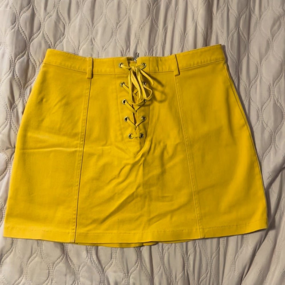 Forever 21 Yellow/Mustard Skirt. Size L
